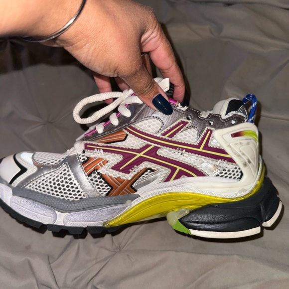 Balenciaga Runner Sneakers - Picture 5 of 6